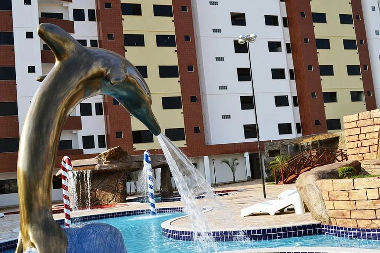 Golden Dolphin Supreme com roupas de cama e banho