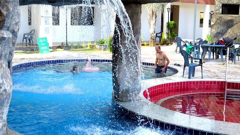 Golden Dolphin Supreme com roupas de cama e banho
